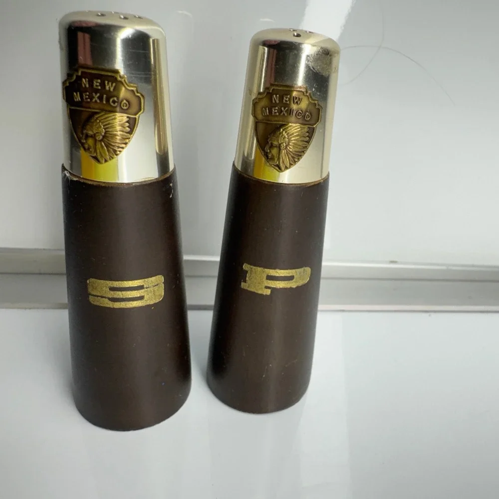Vintage New Mexico Salt Pepper‎ Shakers Native American Chief Brown Gold Tone